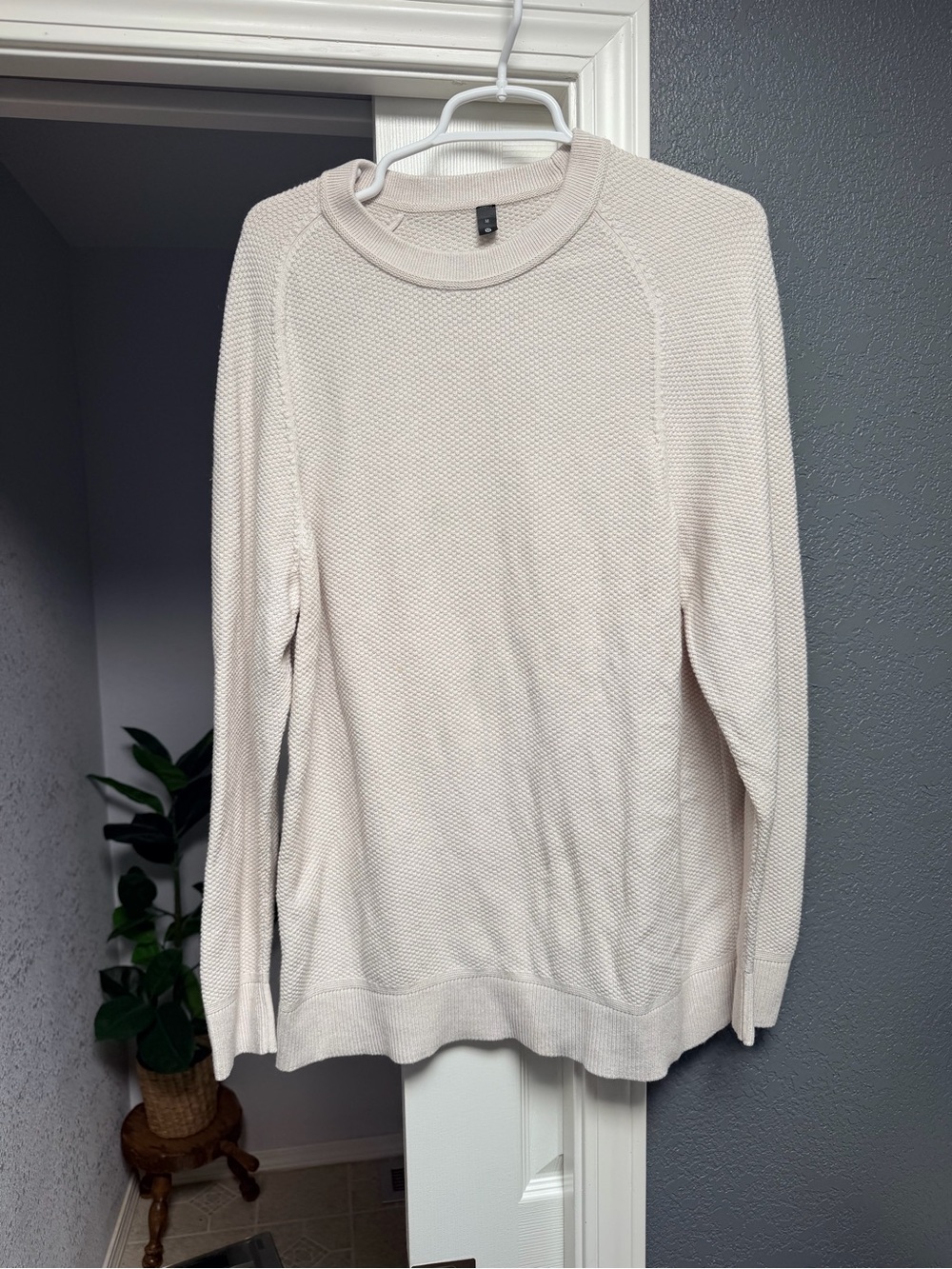 lululemon athletica Men’s Cream Crewneck Knit Sweater
